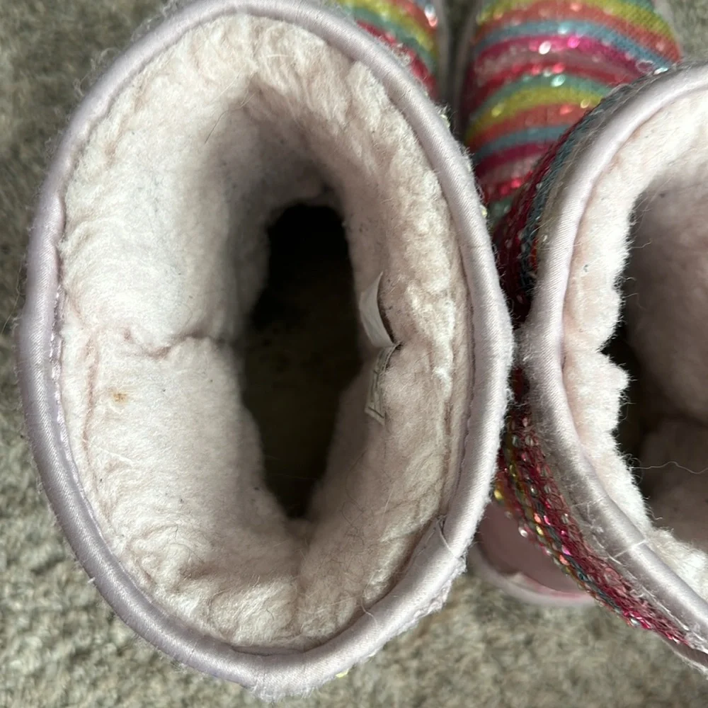 VGUC UGG Classic Short II Mural Boot sz5 - Picture 6 of 9